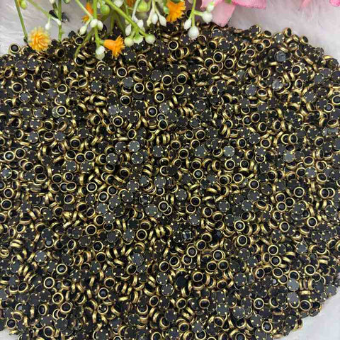 Black 4mm Round Glossy Stones