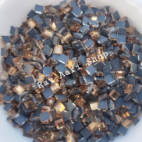 Iron Stone square - Gold