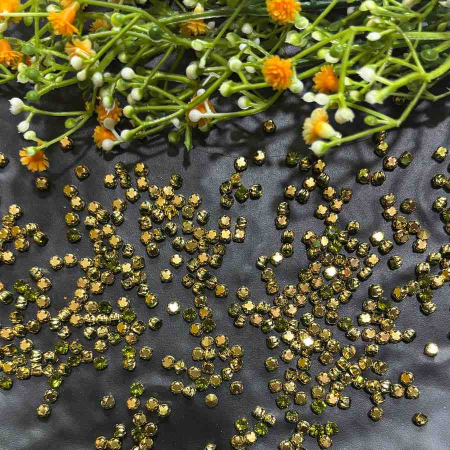 Gold base 18ss crystal Sap Green - 10 gm