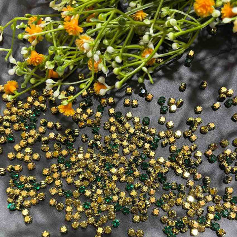 Gold base 18ss crystal Dark Green - 10 gm