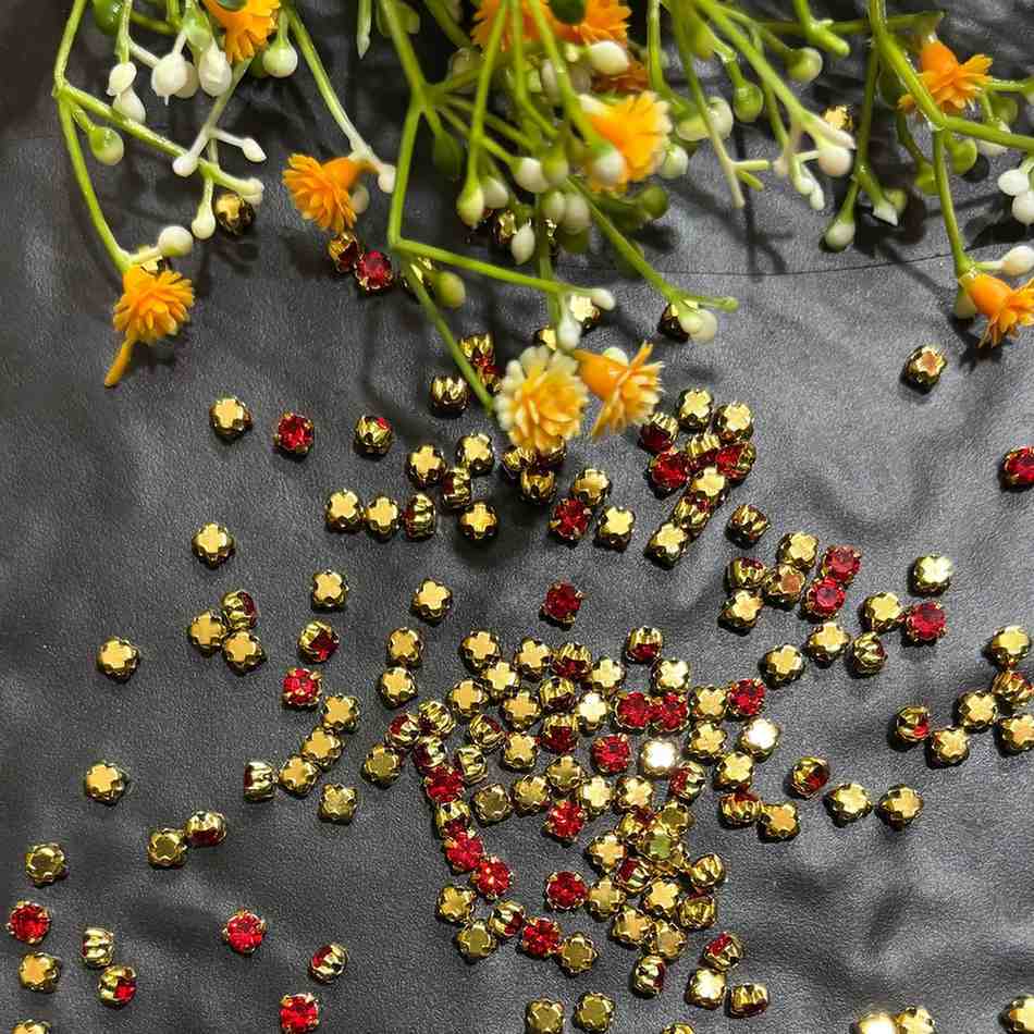 Gold base 18ss crystal Red - 10 gm